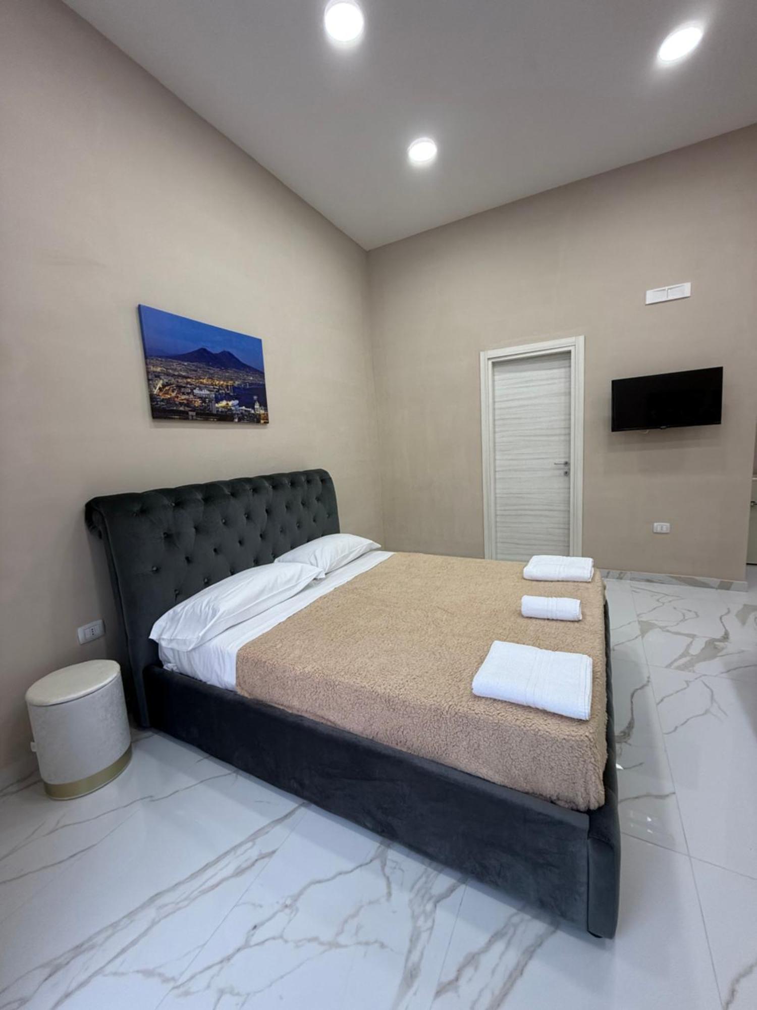 Valentino Caracciolo 105 Apartment Napoli Ngoại thất bức ảnh