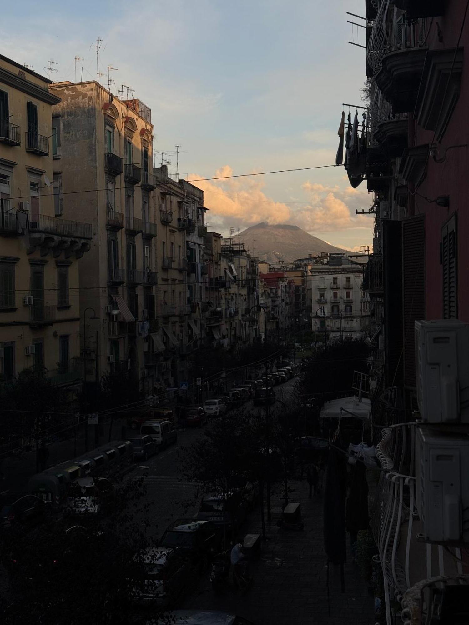 Valentino Caracciolo 105 Apartment Napoli Ngoại thất bức ảnh