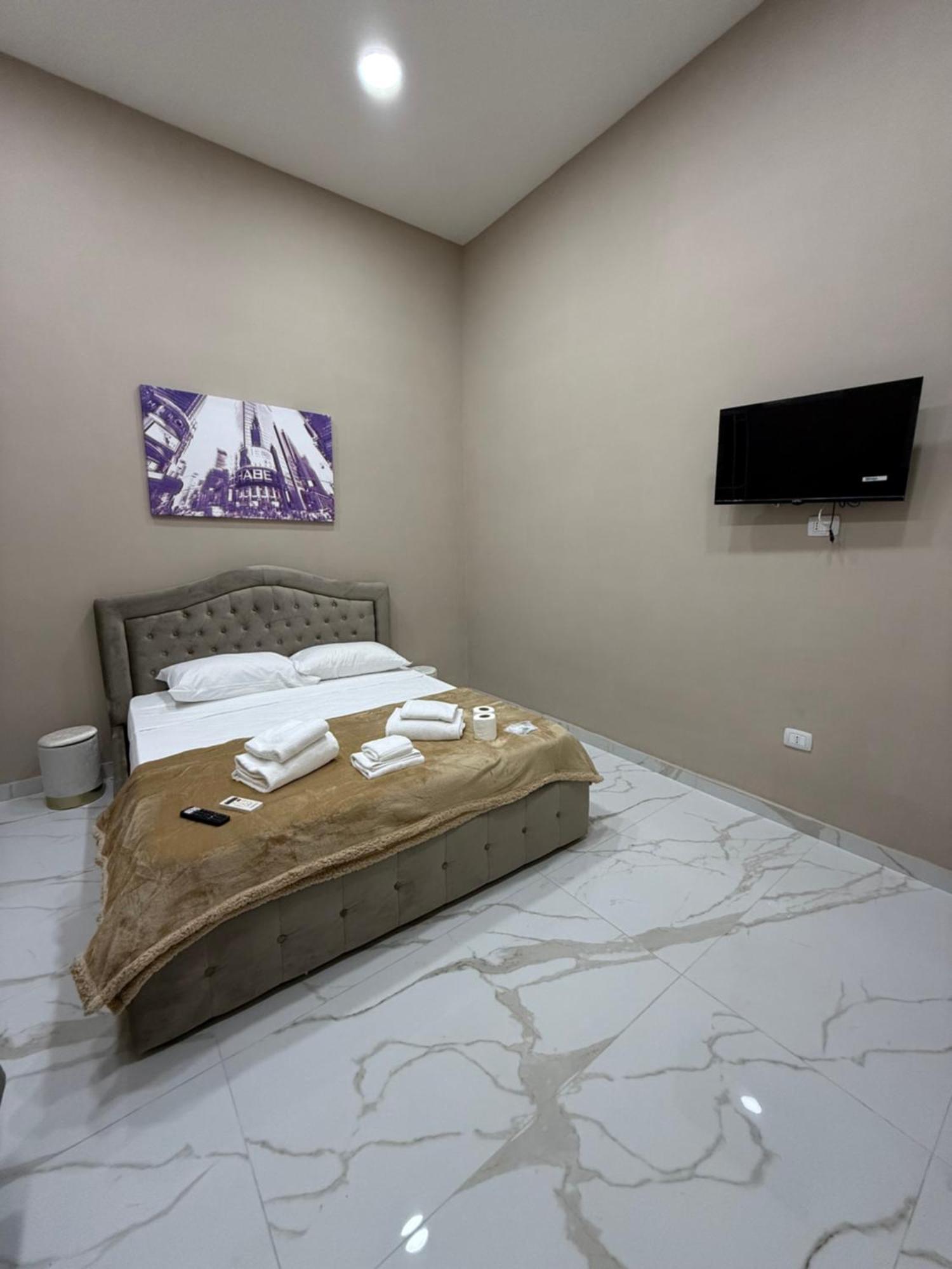 Valentino Caracciolo 105 Apartment Napoli Ngoại thất bức ảnh