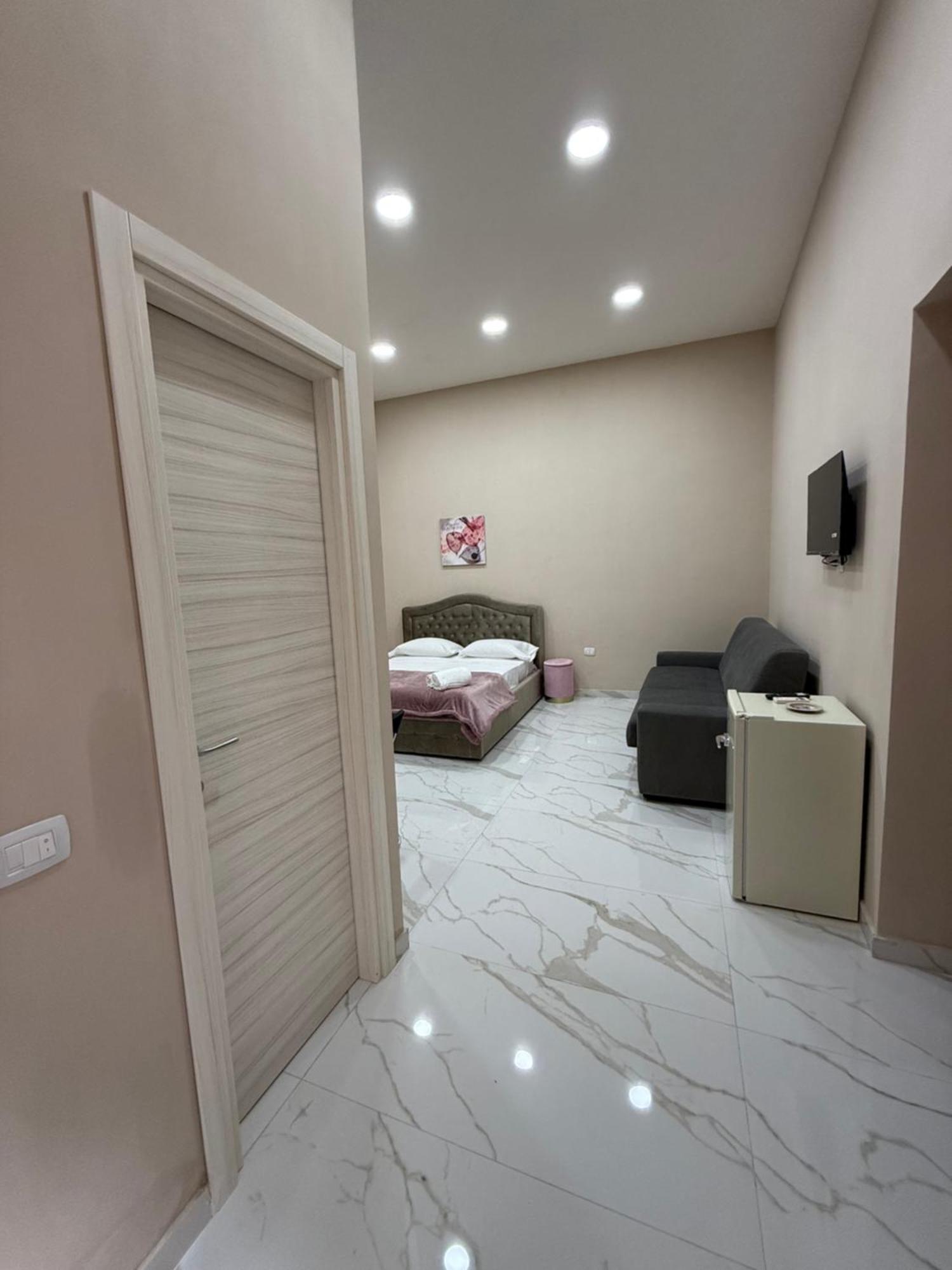 Valentino Caracciolo 105 Apartment Napoli Ngoại thất bức ảnh